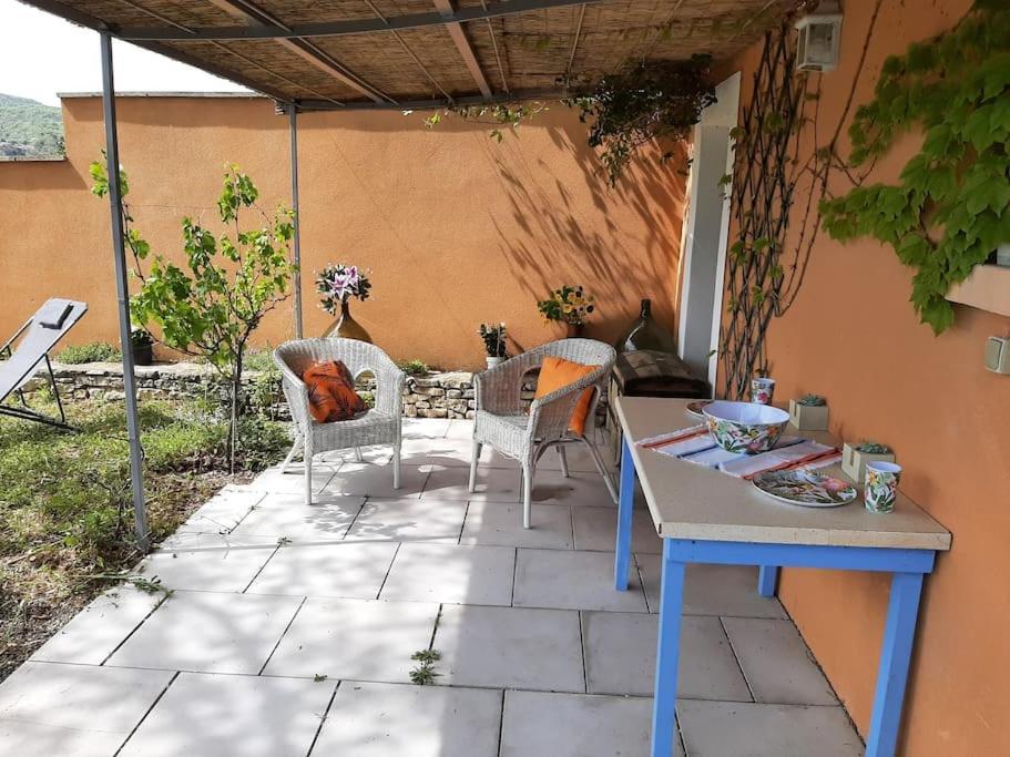 T.Belle Vue Panoramique Au Coeur Du Luberon 40M2 + Pergola . Jardin. P Lejlighed Apt Eksteriør billede