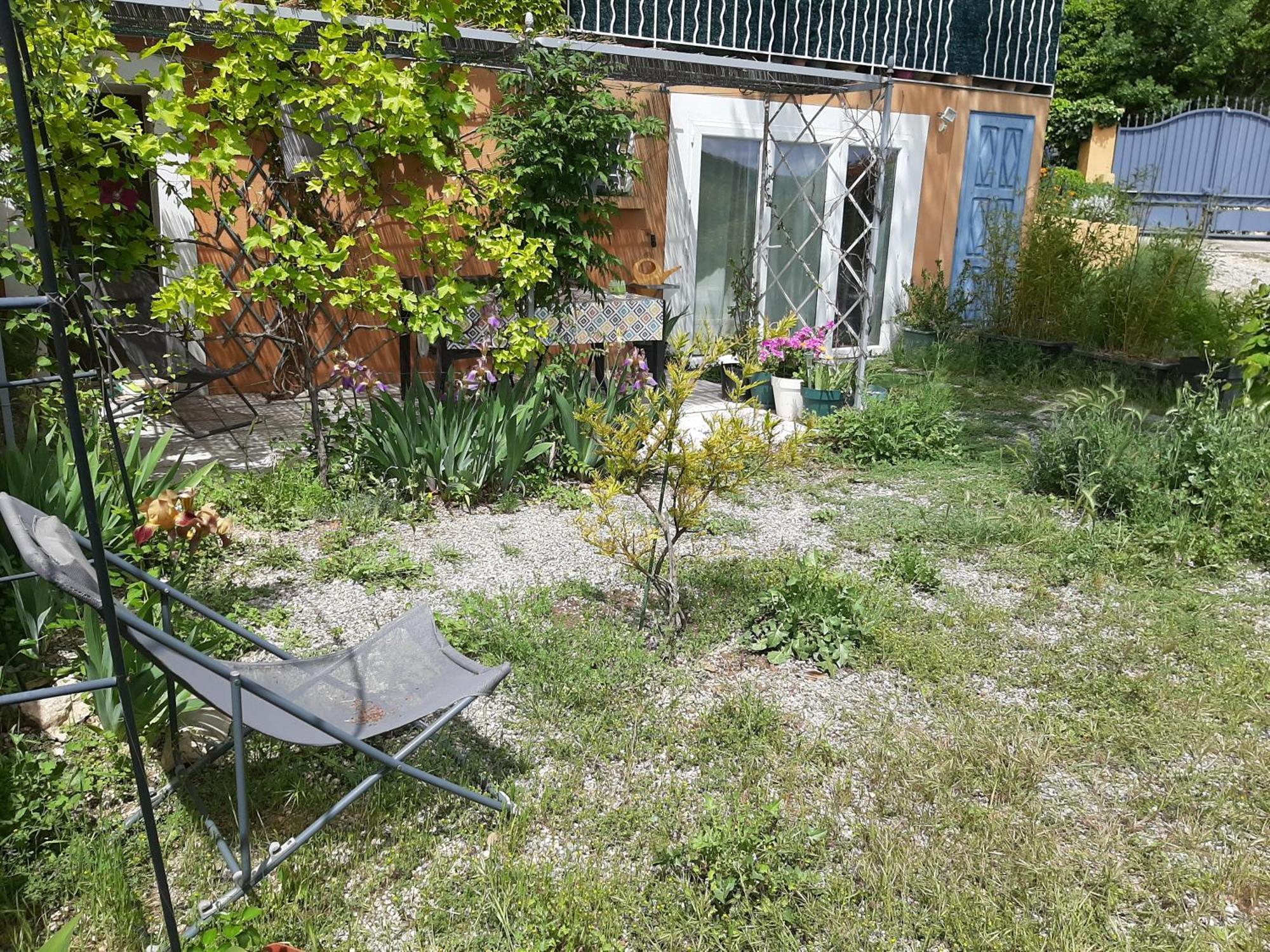 T.Belle Vue Panoramique Au Coeur Du Luberon 40M2 + Pergola . Jardin. P Lejlighed Apt Eksteriør billede